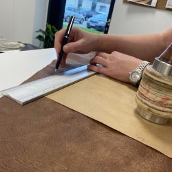 Tasker i bl�dt skind