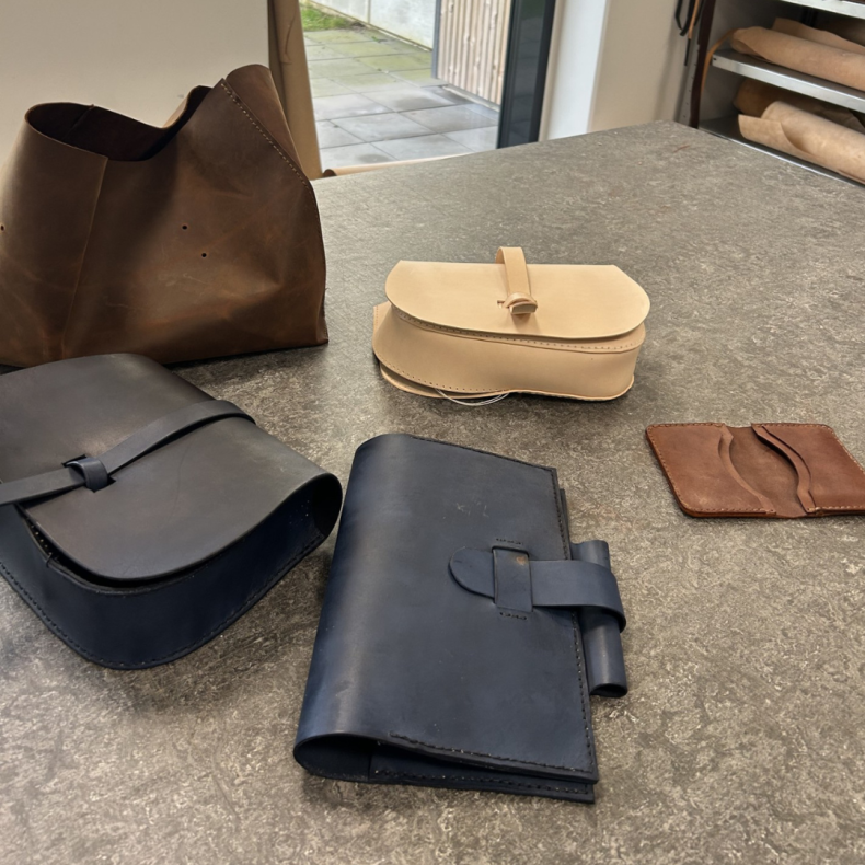 Begynderkursus i l�derarbejde og bogbinding