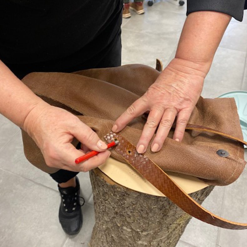 Tasker i bl�dt skind