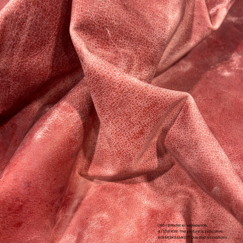 Half side, waxed with pull up,1,0-1,5 mm.