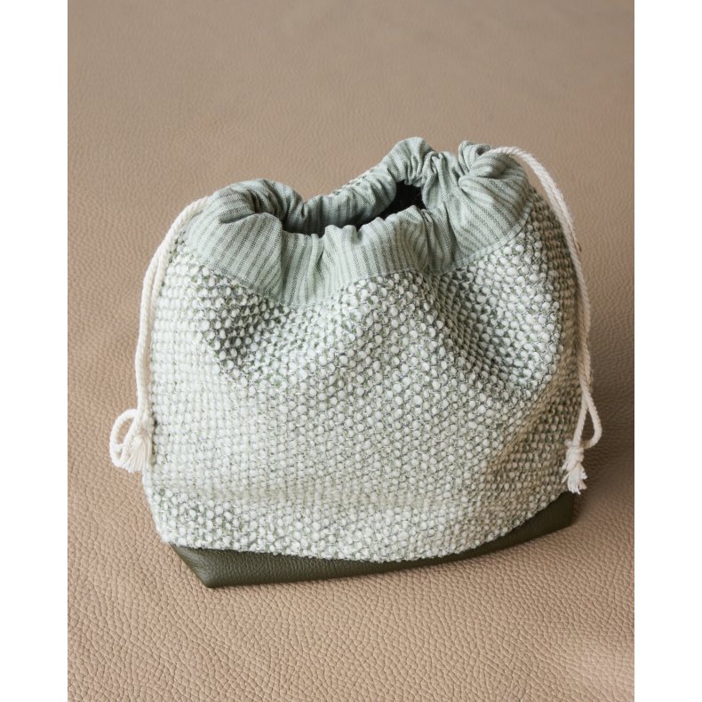 Resten g�r forskellen  - Sy og skab enkle design i l�derrester