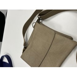 Tasker i bl�dt skind