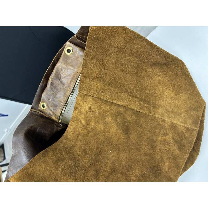 Tasker i bl�dt skind