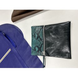 Tasker i bl�dt skind