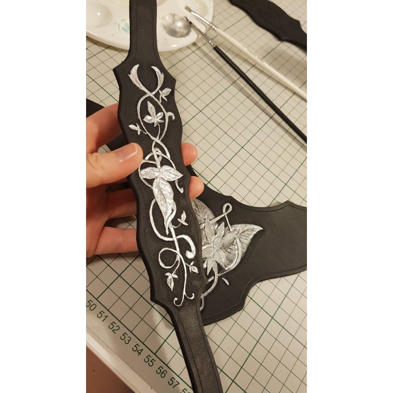 Moderne prgning og punsling i lder.